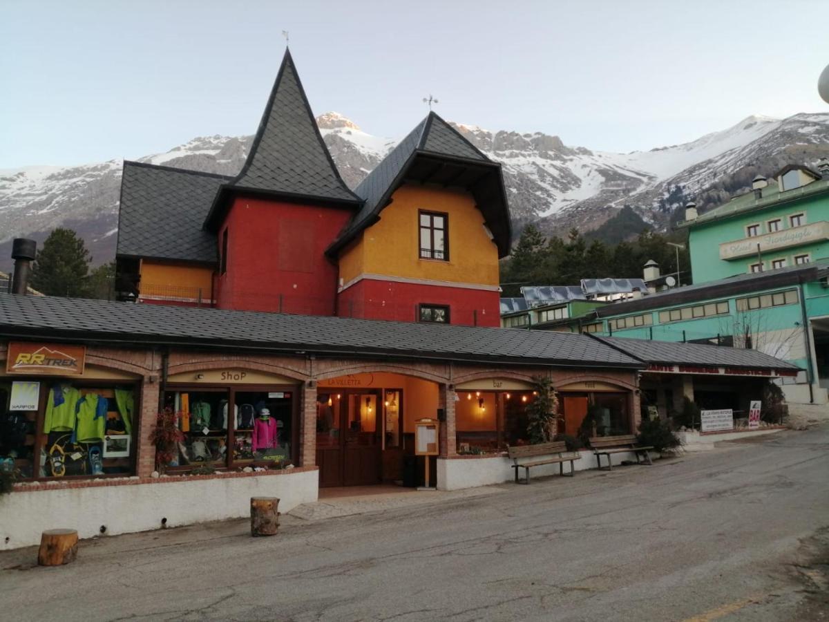 La Villetta Food & Drink Rooms For Rent - No Reception - 라킬라 외부 사진