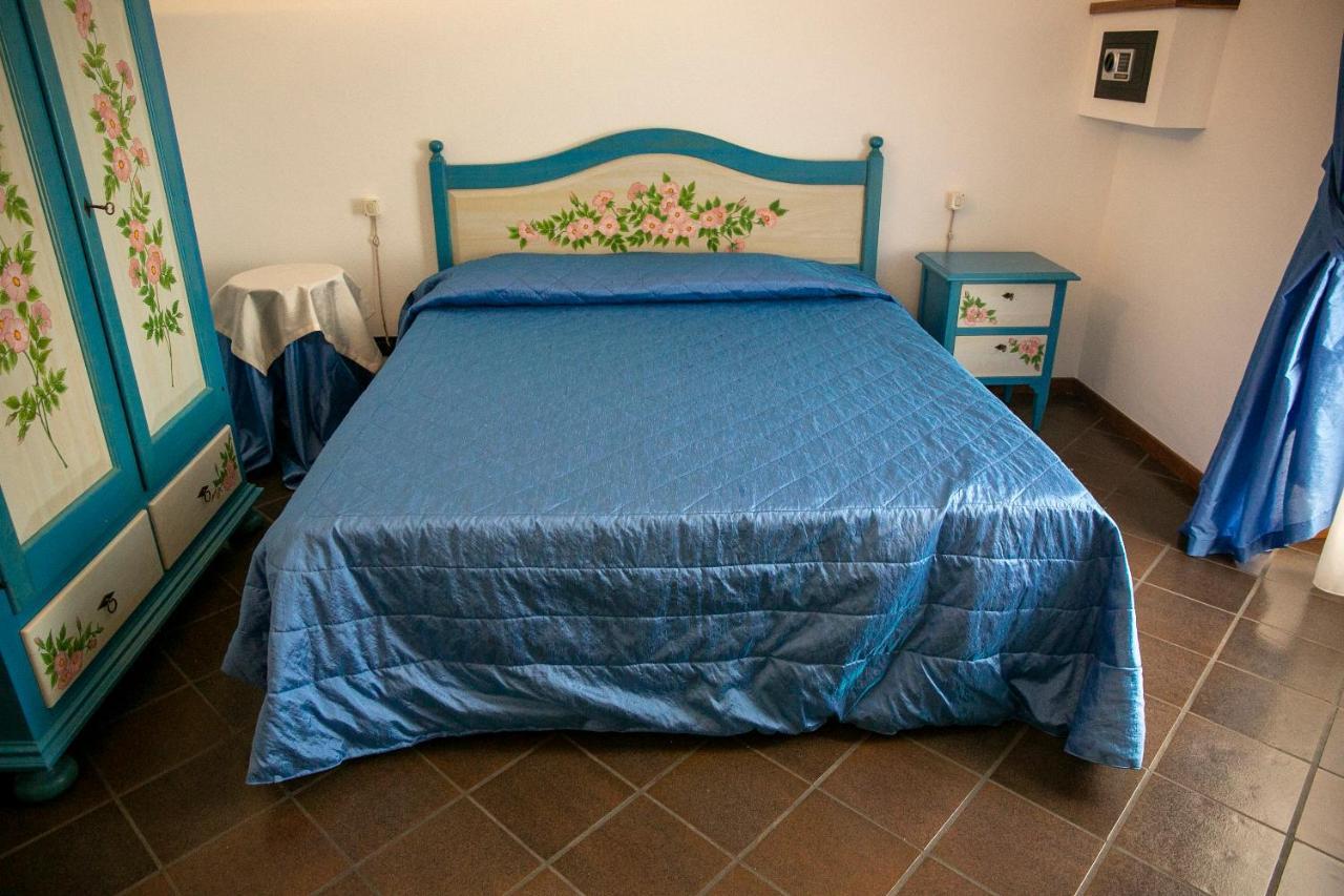 La Villetta Food & Drink Rooms For Rent - No Reception - 라킬라 외부 사진