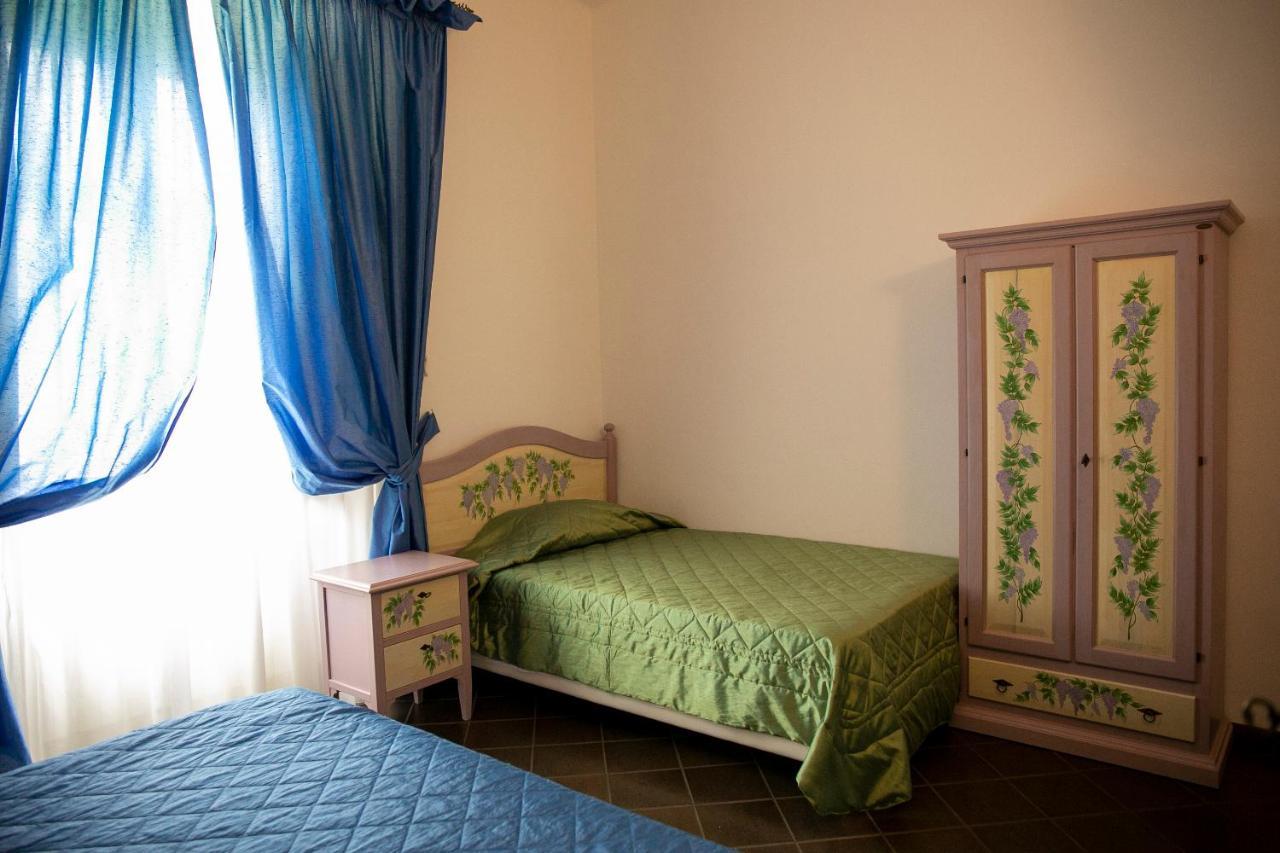 La Villetta Food & Drink Rooms For Rent - No Reception - 라킬라 외부 사진