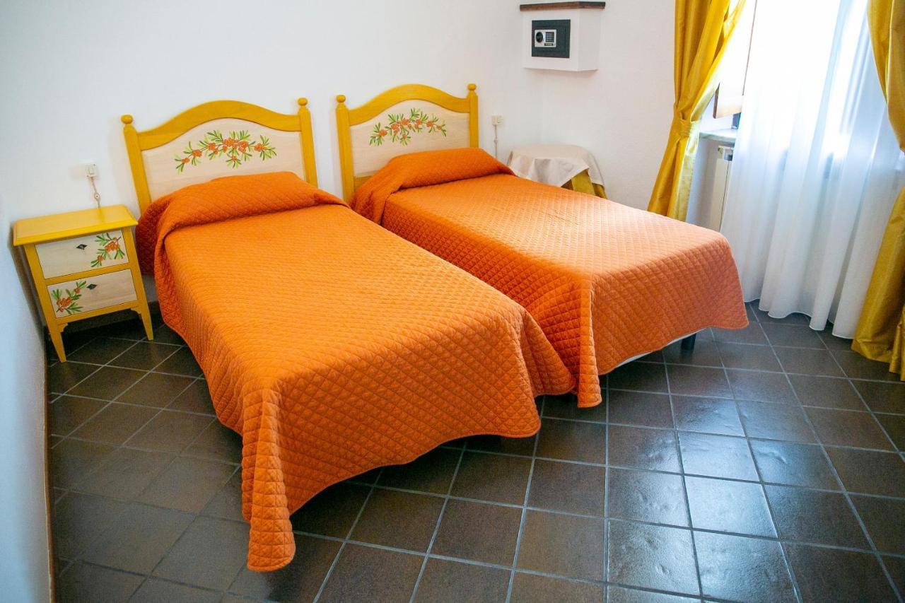 La Villetta Food & Drink Rooms For Rent - No Reception - 라킬라 외부 사진