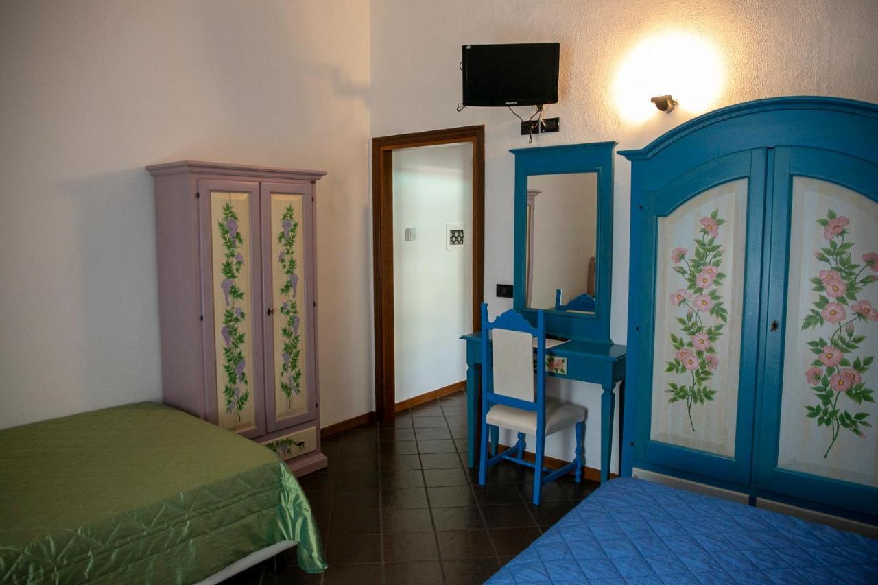 La Villetta Food & Drink Rooms For Rent - No Reception - 라킬라 외부 사진