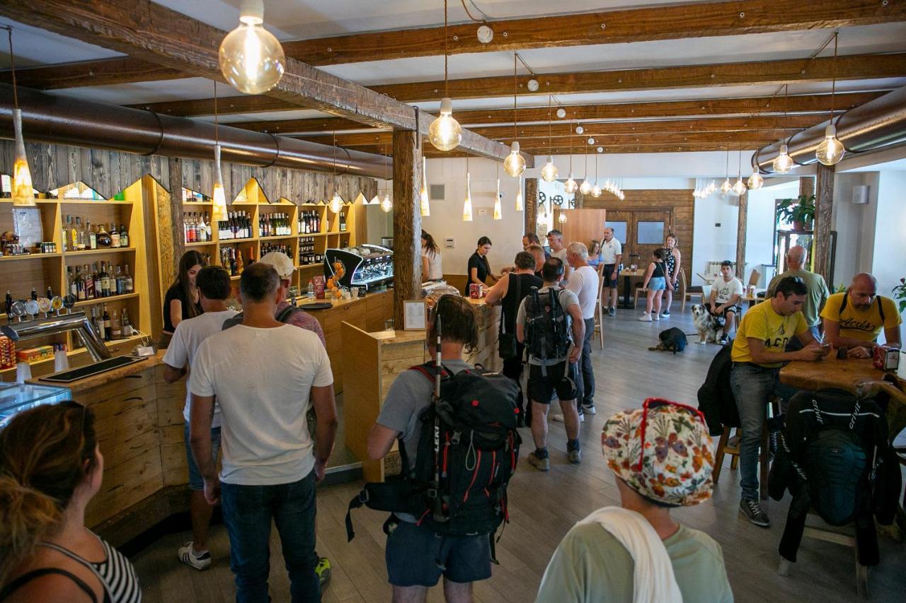 La Villetta Food & Drink Rooms For Rent - No Reception - 라킬라 외부 사진