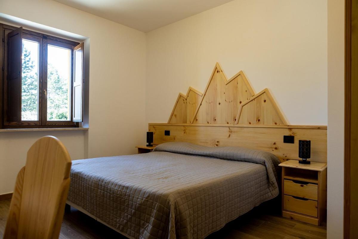 La Villetta Food & Drink Rooms For Rent - No Reception - 라킬라 외부 사진